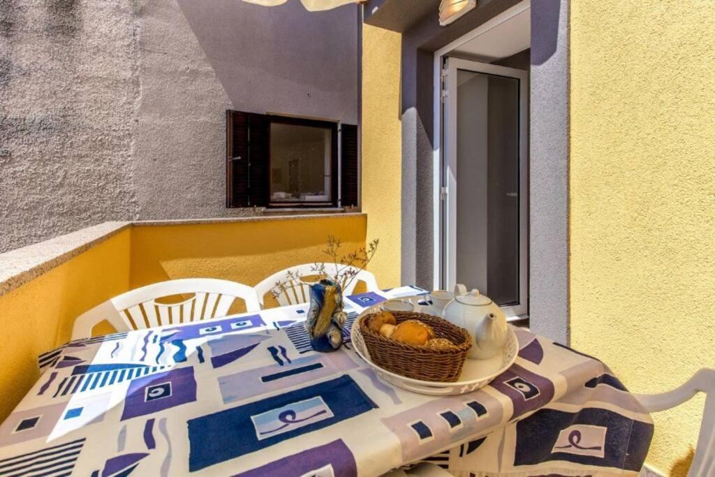 Tin 2 Apartment Vrbnik Luaran gambar