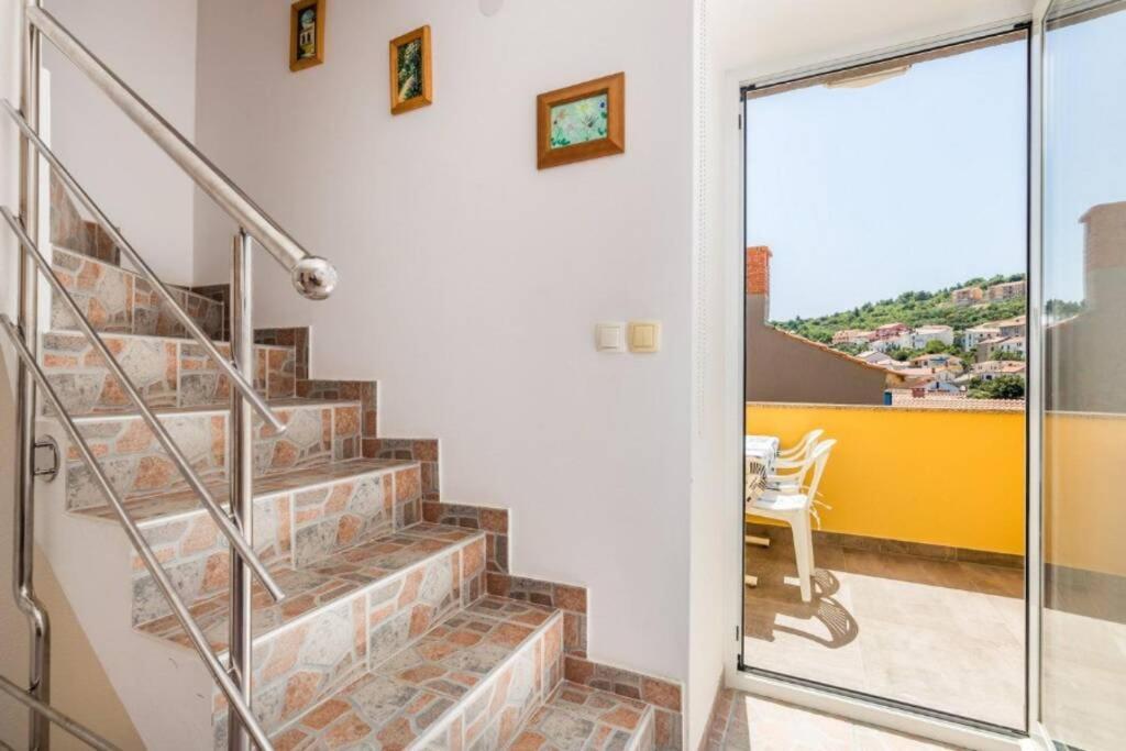 Tin 2 Apartment Vrbnik Luaran gambar