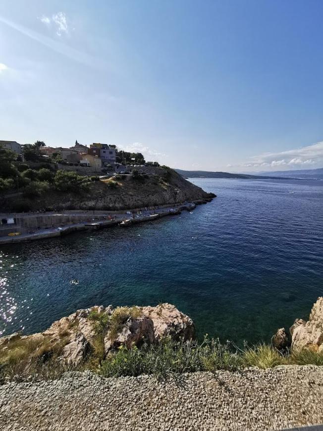 Tin 2 Apartment Vrbnik Luaran gambar